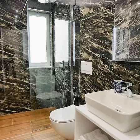 Eden & Apartamento Sarandë